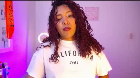 Snapshot of warisgoddes chatting on 02-08-26, 11:02 EMILY online show from 02-08-26, 11:02