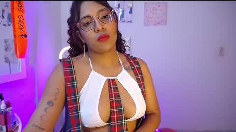 Snapshot of warisgoddes chatting on 02-09-26, 06:17 EMILY online show from 02-09-26, 06:17