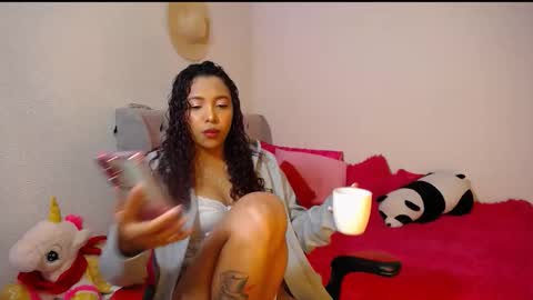 Snapshot of warisgoddes chatting on 02-24-26, 06:44 EMILY online show from 02-24-26, 06:44