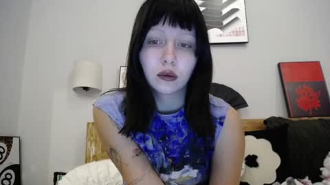 Snapshot of warm_june chatting on 05-31-26, 01:51 June online show from 05-31-26, 01:51