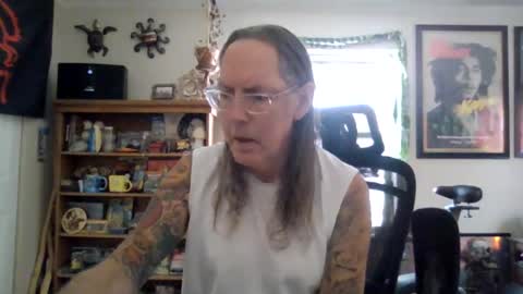 Snapshot of waterfire420 chatting on 02-16-25, 11:37 waterfire420 online show from 02-16-25, 11:37