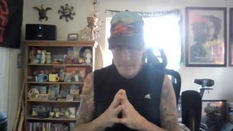 Snapshot of waterfire420 chatting on 02-21-25, 10:48 waterfire420 online show from 02-21-25, 10:48