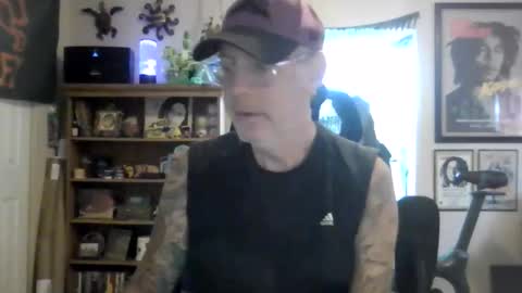 Snapshot of waterfire420 chatting on 02-17-26, 09:32 waterfire420 online show from 02-17-26, 09:32