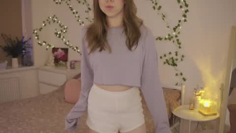 Snapshot of watermelon_sugar_ chatting on 03-07-26, 03:42 Tess Pls support me with Can we reach 155 my favorite number online show from 03-07-26, 03:42