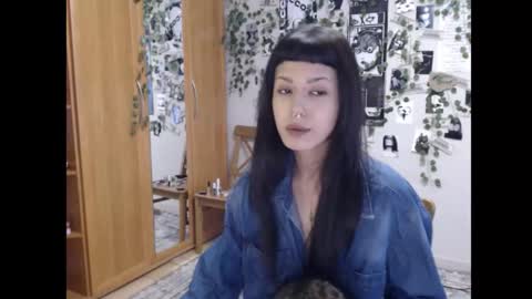 Mina online show from 10-02-25, 06:31