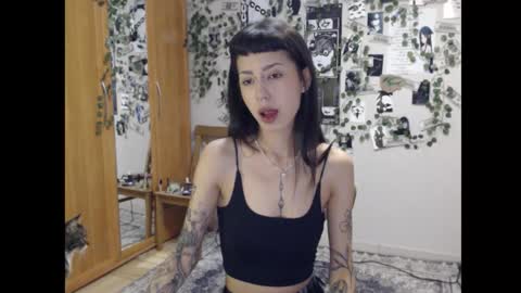 Mina online show from 10-24-25, 08:38