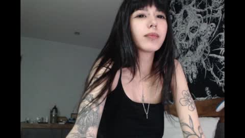 Snapshot of wavy_nights chatting on 06-17-26, 09:16 Mina online show from 06-17-26, 09:16