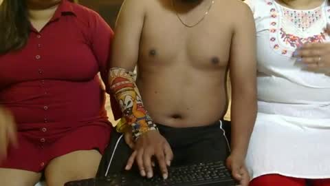 khushiwife kabirhubby kavyasexy gf online show from 06-06-26, 03:44