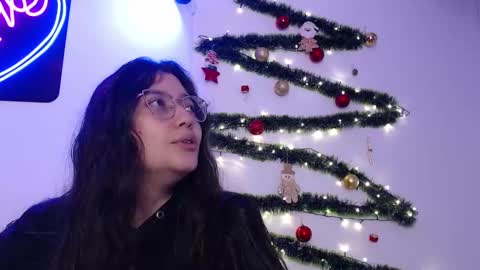 Snapshot of we_n_you chatting on 12-28-24, 02:42 Trixie 3 online show from 12-28-24, 02:42