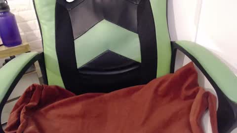 Snapshot of we_n_you chatting on 01-20-25, 02:36 Trixie 3 online show from 01-20-25, 02:36