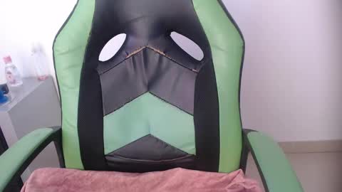 Trixie 3 online show from 04-12-26, 07:52