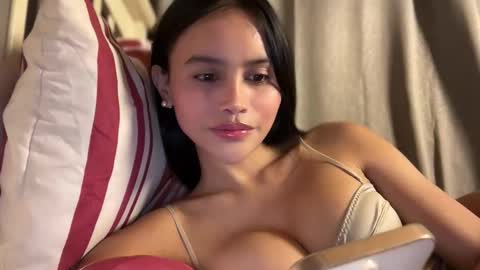 Maggie online show from 11-04-25, 04:06