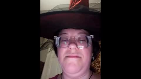 Marina online show from 10-31-25, 11:06