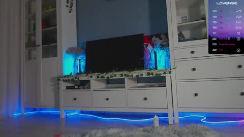 Snapshot of weed_princesss chatting on 12-18-24, 03:55  moon  online show from 12-18-24, 03:55