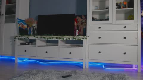 Snapshot of weed_princesss chatting on 12-26-24, 12:38  moon  online show from 12-26-24, 12:38