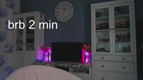 Snapshot of weed_princesss chatting on 01-24-25, 02:30  moon  online show from 01-24-25, 02:30