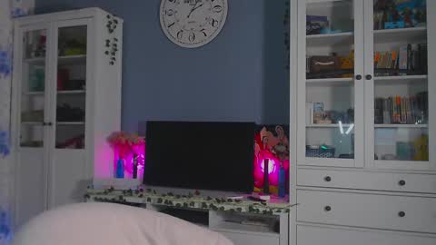 Snapshot of weed_princesss chatting on 02-09-25, 03:23  moon  online show from 02-09-25, 03:23