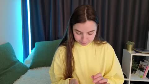 Snapshot of weird_bird chatting on 03-12-26, 03:23 Weird Bird online show from 03-12-26, 03:23