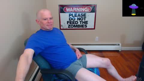 Snapshot of weird_chris chatting on 04-19-26, 06:10 Chris online show from 04-19-26, 06:10