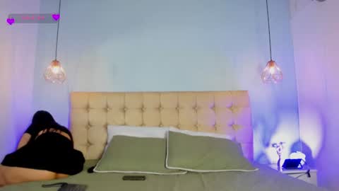 Snapshot of wendolyn_orange69_ chatting on 07-21-26, 02:19 Wendolyn online show from 07-21-26, 02:19