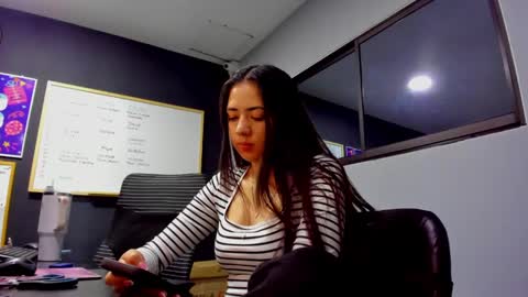 Snapshot of wendy1814 chatting on 12-14-24, 11:23 Wendy online show from 12-14-24, 11:23
