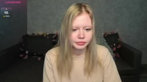 Snapshot of wendy_228 chatting on 05-19-26, 01:33 Wendy online show from 05-19-26, 01:33