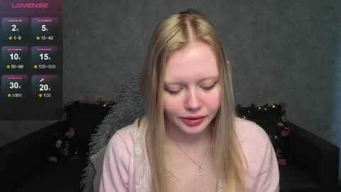 Snapshot of wendy_228 chatting on 05-23-26, 01:11 Wendy online show from 05-23-26, 01:11