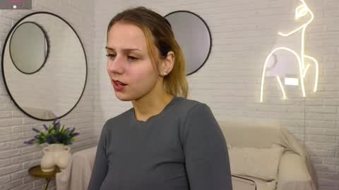 Snapshot of wendy__doll chatting on 01-14-26, 09:20 Im Wendy online show from 01-14-26, 09:20