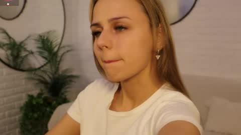 Im Wendy online show from 05-27-26, 09:12