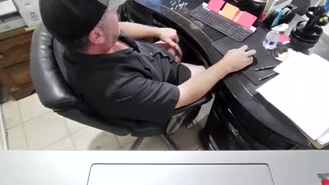 Snapshot of wes40960 chatting on 10-10-25, 08:08 wes40960 online show from 10-10-25, 08:08