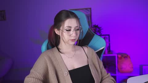 little girl who is always rightLisa online show from 12-24-24, 05:16