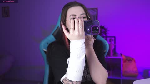 little girl who is always rightLisa online show from 12-25-24, 02:14