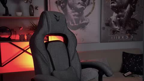 little girl who is always rightLisa online show from 03-26-26, 01:22