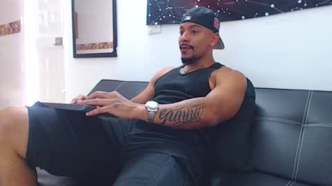 Wesley Rogger online show from 11-04-25, 08:41