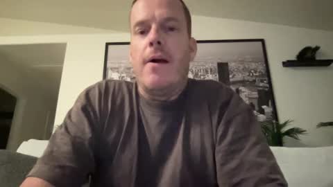 Snapshot of westcoastguy213 chatting on 10-09-25, 01:58 westcoastguy213 online show from 10-09-25, 01:58