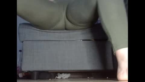 wet_pants2022 online show from 02-25-25, 06:25