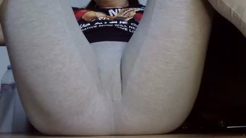 wet_pants2022 online show from 12-02-25, 01:05