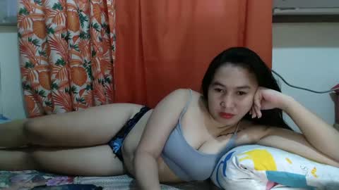 Snapshot of wetasianbelle chatting on 03-08-25, 02:12 Belle online show from 03-08-25, 02:12