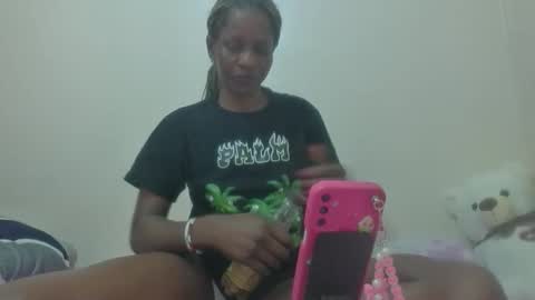 Snapshot of wetberry20 chatting on 12-04-25, 11:24 wetberry20 online show from 12-04-25, 11:24