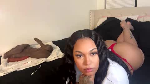 Snapshot of wetcreamerr chatting on 11-02-25, 03:09 SheSquirts online show from 11-02-25, 03:09