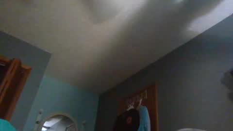 Snapshot of wetduck77777 chatting on 10-26-25, 10:21 wetduck77777 online show from 10-26-25, 10:21