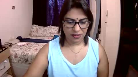 Snapshot of wetindian1971 chatting on 02-10-26, 06:17 kavita online show from 02-10-26, 06:17
