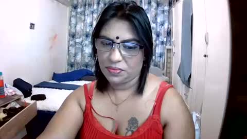 Snapshot of wetindian1971 chatting on 06-11-26, 10:35 kavita online show from 06-11-26, 10:35