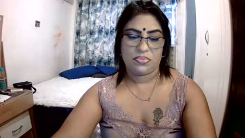 Snapshot of wetindian1971 chatting on 06-14-26, 11:01 kavita online show from 06-14-26, 11:01