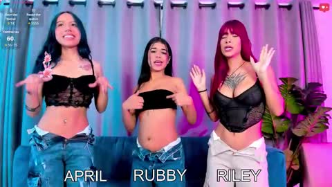 Snapshot of wetnaughtygirls chatting on 10-11-25, 01:49 MY TEAM RUBBYAPRILRILEY online show from 10-11-25, 01:49