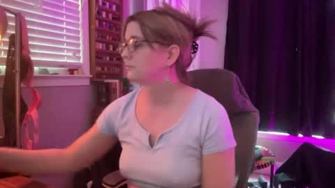 Snapshot of wetrainbows chatting on 02-09-26, 05:39 WetRainbows online show from 02-09-26, 05:39