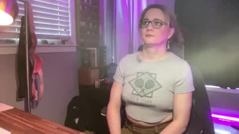 Snapshot of wetrainbows chatting on 02-12-26, 05:19 WetRainbows online show from 02-12-26, 05:19