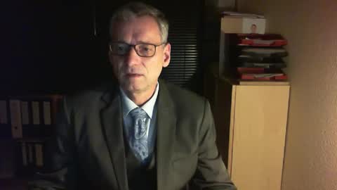 Snapshot of wetsuitedman chatting on 12-22-25, 03:53 Franz online show from 12-22-25, 03:53