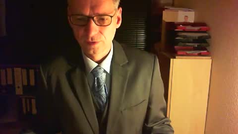 Snapshot of wetsuitedman chatting on 12-23-25, 03:59 Franz online show from 12-23-25, 03:59