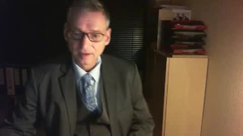 Snapshot of wetsuitedman chatting on 01-17-26, 05:45 Franz online show from 01-17-26, 05:45